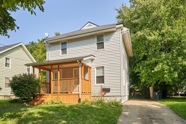 Primary Photo - Beautiful Remodel in Goodyear Heights