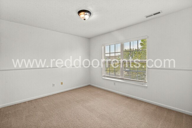 Building Photo - Spacious 3-Bedroom Home in Fishers with Modern Comforts