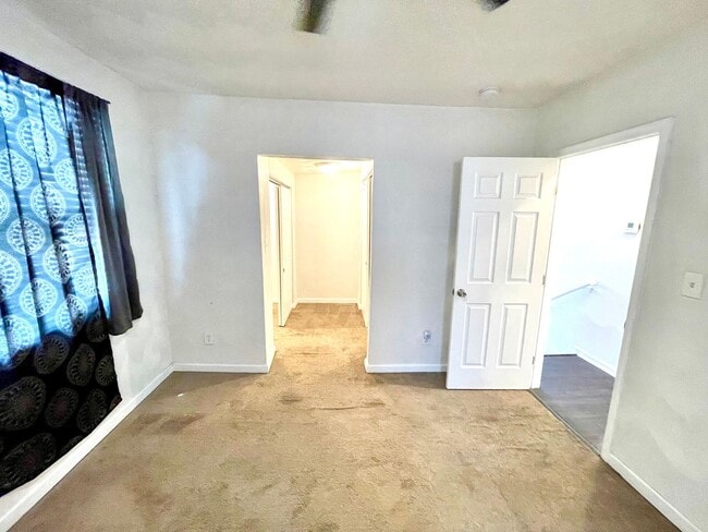 Building Photo - Charming 3-Bedroom Home with Fenced Yard i...