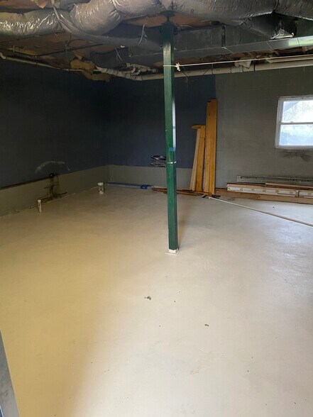 Building Photo - 215 Canfield St