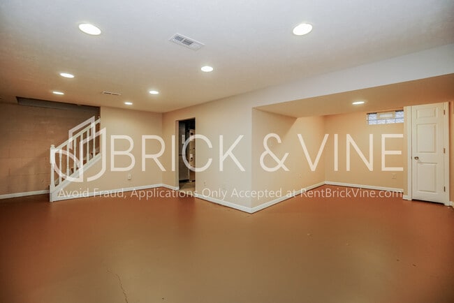 Building Photo - 3229 Middleboro Way