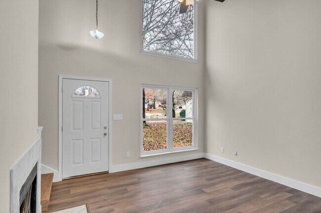 Building Photo - 213 Rebecca Pines Dr