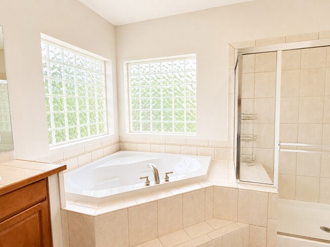 Building Photo - Spacious 4-Bedroom Home with Bonus Room, Trex Deck & Pergola in Prime Maple Valley