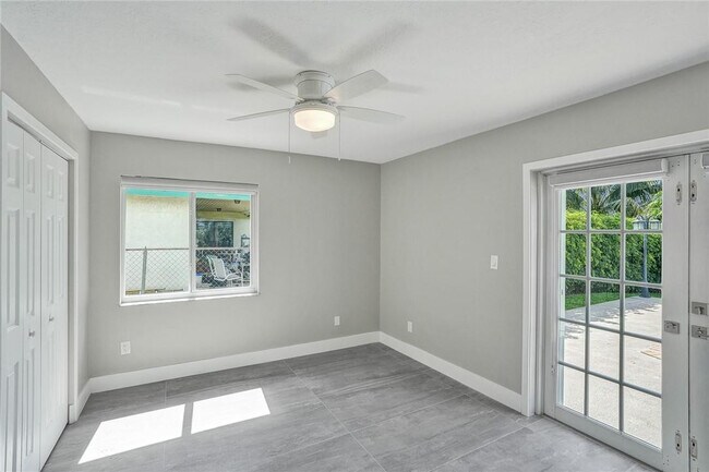 Building Photo - 11627 SW 50th St