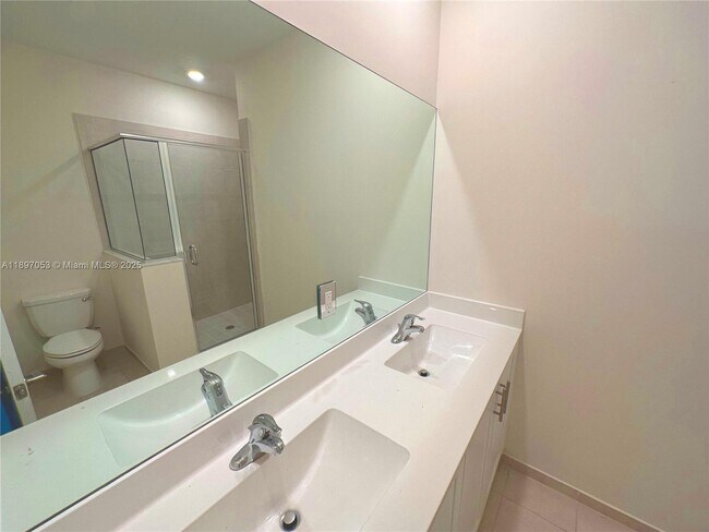 Building Photo - 132 SW 185th Way