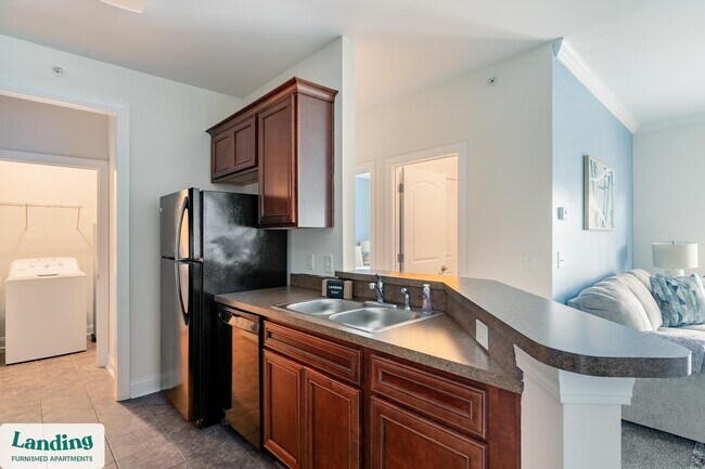 Building Photo - 2118 Silvercrest Dr