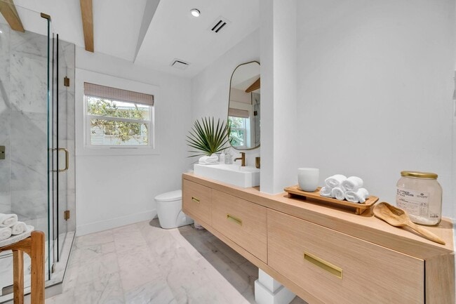 Building Photo - 6296 W County Hwy 30A