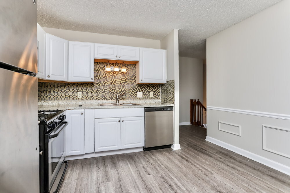 Building Photo - 1253 Advance Dr