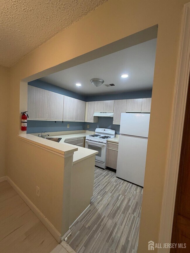 Building Photo - 11 Tanglewood Ct
