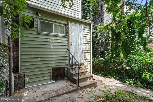 Building Photo - 5948 Osage Ave
