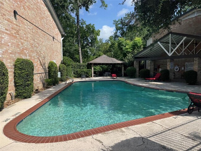 Building Photo - 1807 Stoney Brook Dr