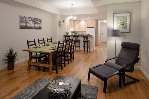 Building Photo - 1307 N Main St