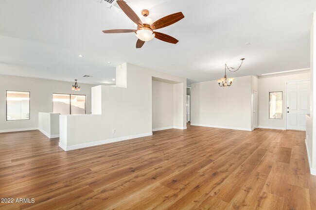 Building Photo - 13232 W Edgemont Ave