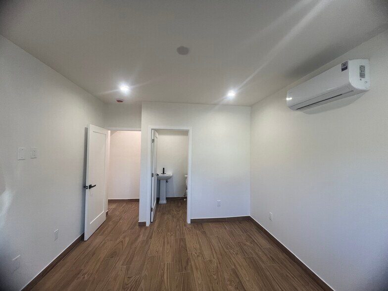 Building Photo - 6909 Fulton Ave