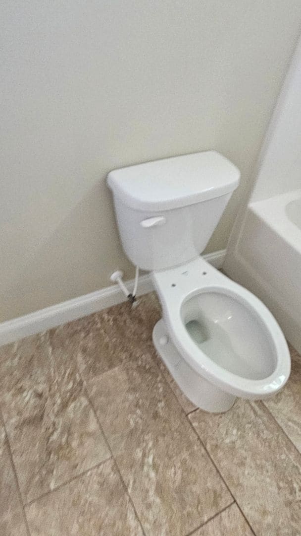 Building Photo - Knights Landing four bedroom home