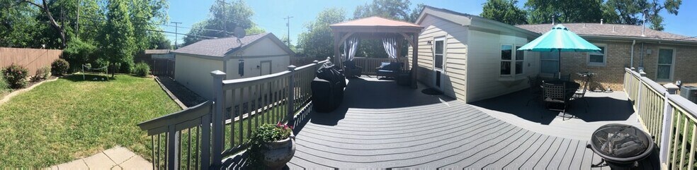 Panoramic view of backyard - 1605 Elizabeth Blvd