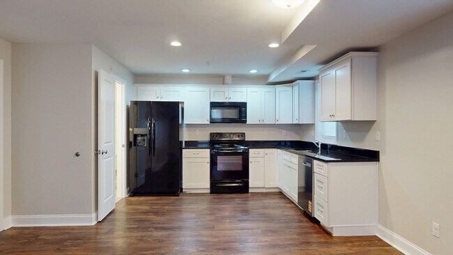 Building Photo - 60 Holworthy St