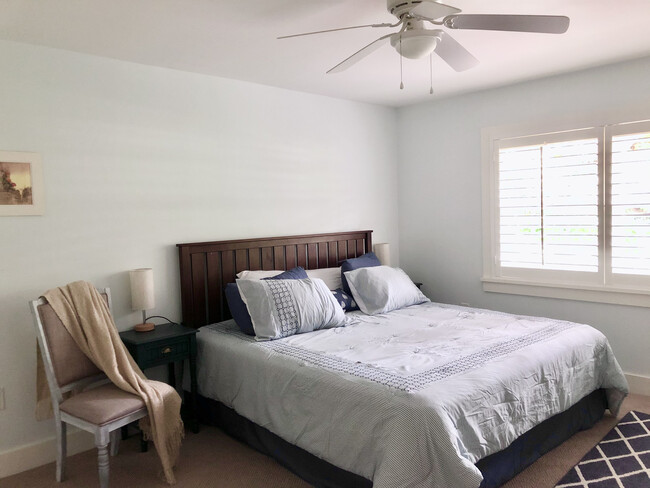 2nd bedroom - 400 Live Oak Rd