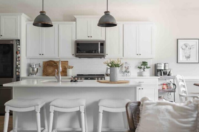 Building Photo - 460 Star Ridge Rd