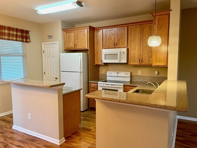 Building Photo - 300 Volterra Plz