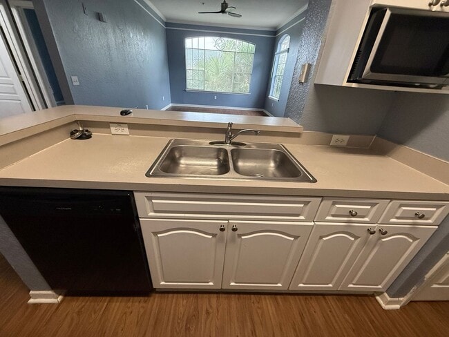 Building Photo - Newly painted Two Bedroom, Two Bathroom For Rent in New Tampa