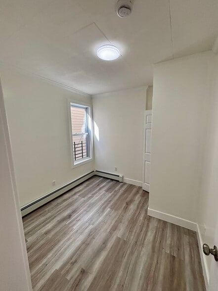 Building Photo - 7 Franklin Ave