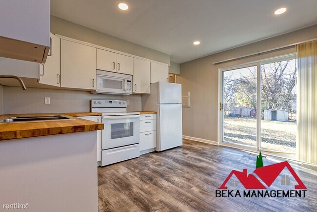 Building Photo - 3 br, 1.5 bath House - 650 Eugene St