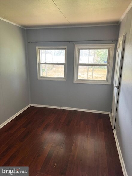 Building Photo - 527 Terrace Dr