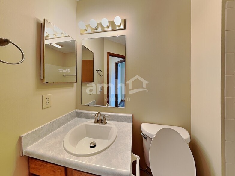 Building Photo - 3562 Rocky Rd