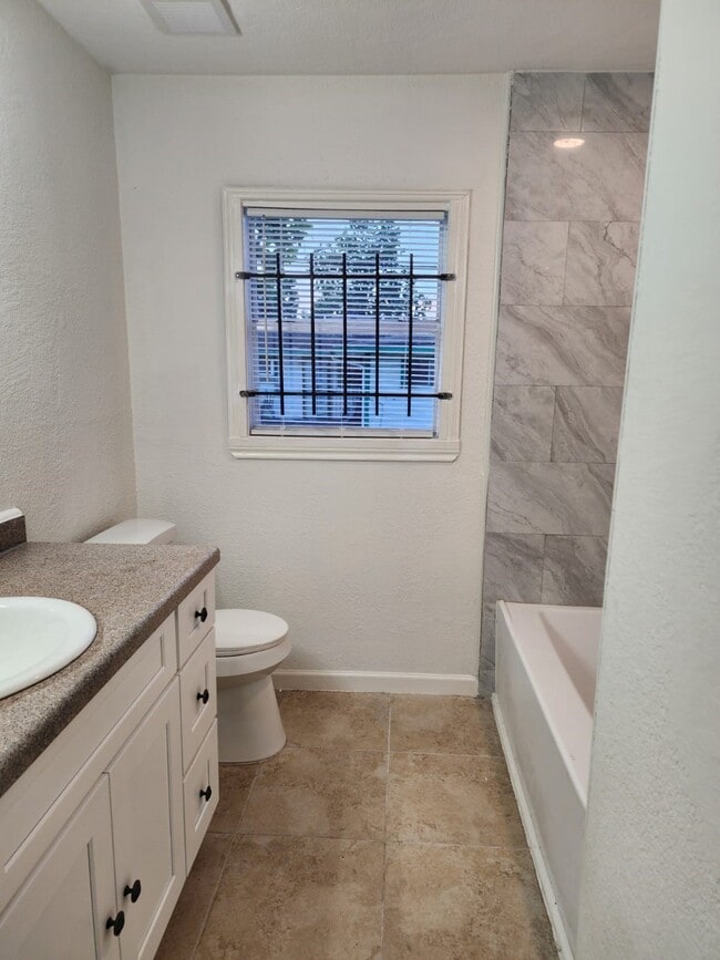 Building Photo - 5309 Ricky St