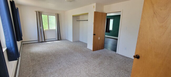 Building Photo - 655 3rd St