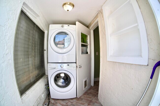 Building Photo - 620 Winters St