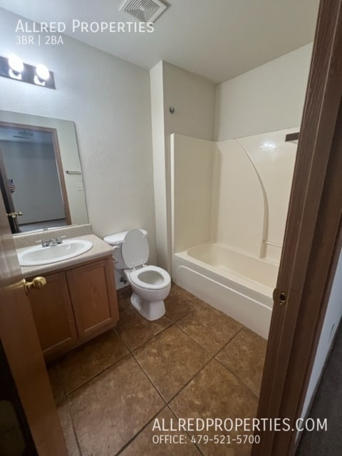 Building Photo - 403 E Asher Ct