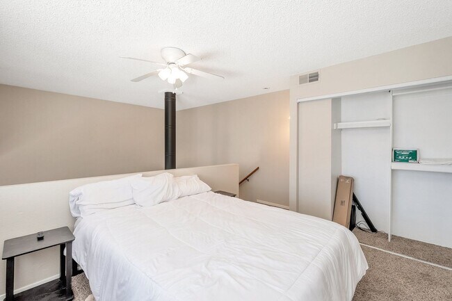 Building Photo - Two bedroom, two bathroom Scottsdale Condo!
