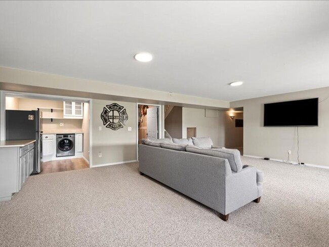 Building Photo - 263 Brookwood Loop