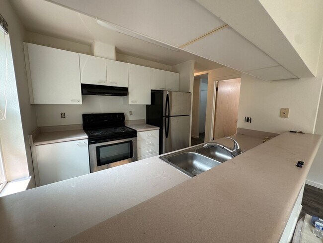 Building Photo - 2 Bedroom, 2 Bath i920sq ft with Private P...