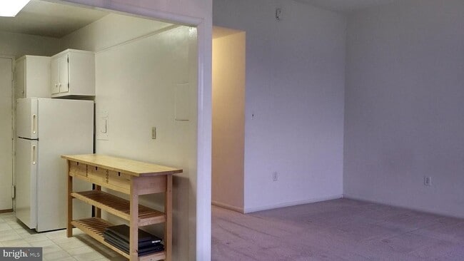 Building Photo - 10401 Grosvenor Pl