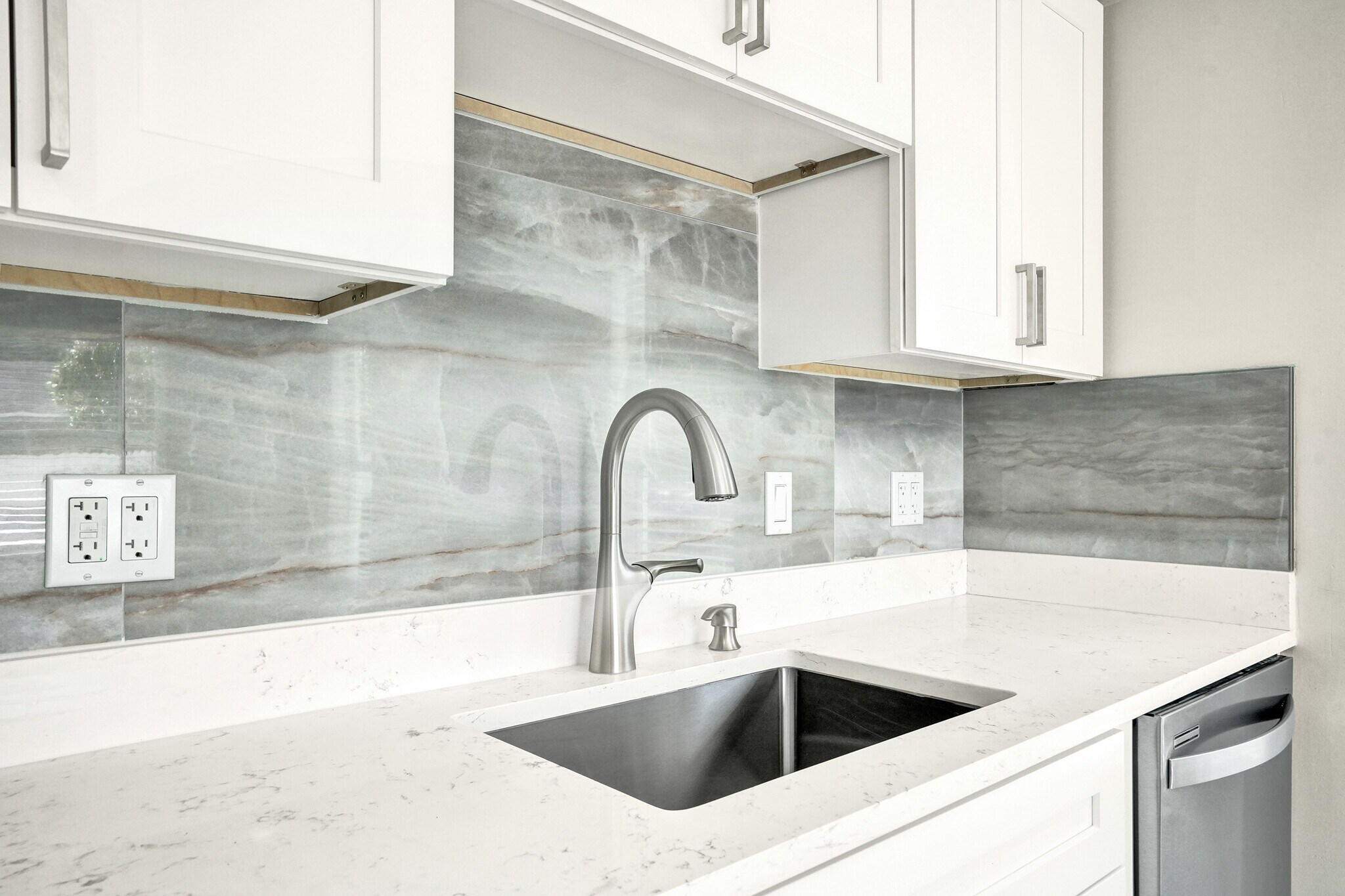 Building Photo - 960 SW 28th St