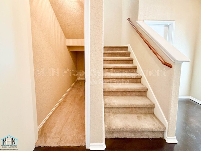 Building Photo - 5630 Sendero Spring