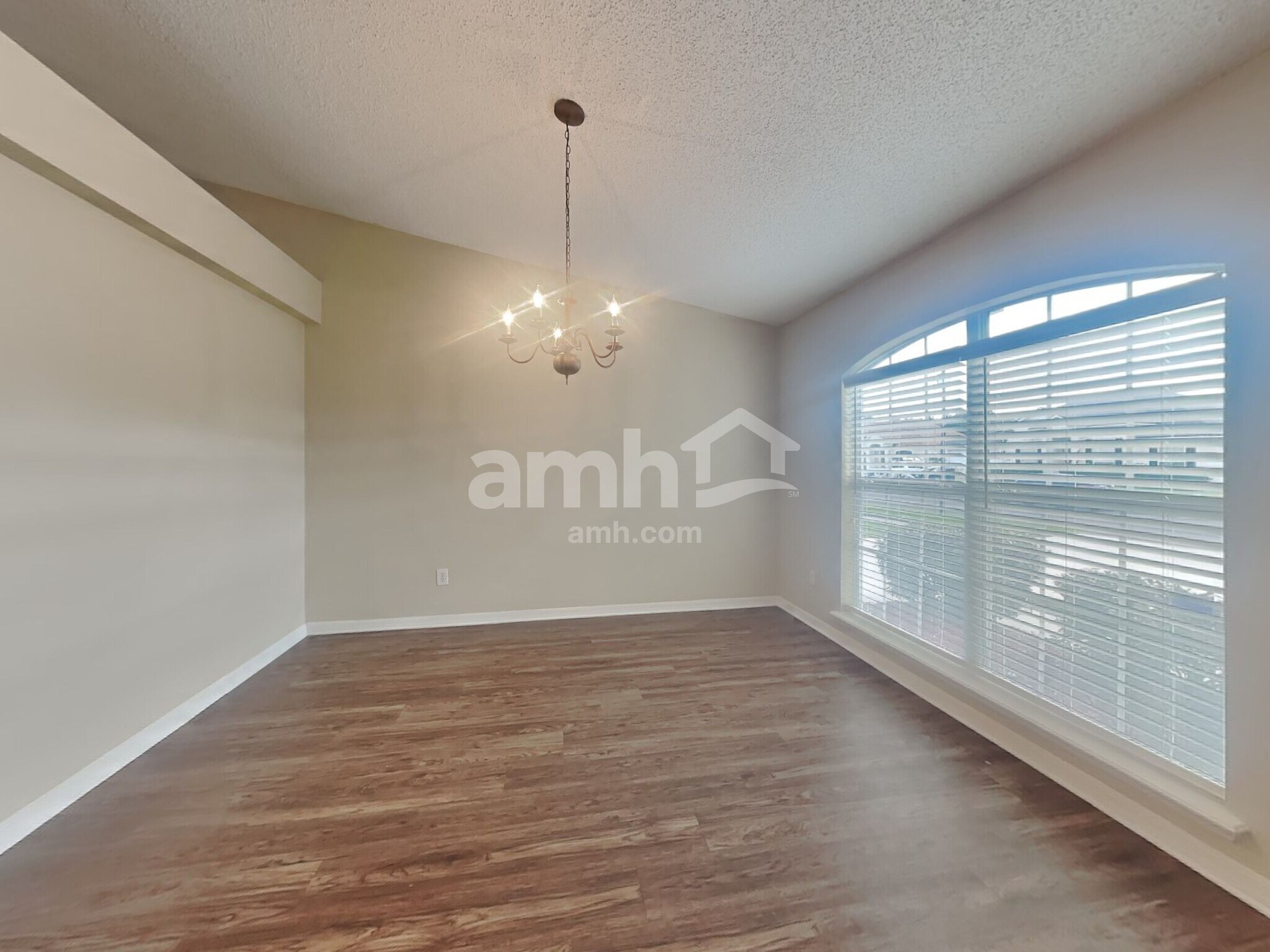 Building Photo - 10072 Lancashire Dr