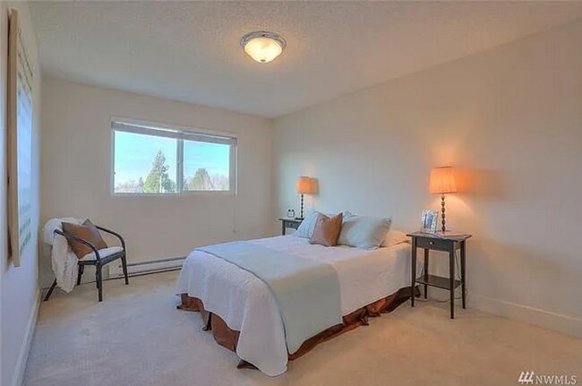Building Photo - 2bd/1ba Seattle Condo