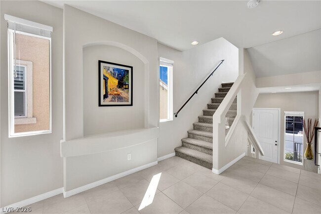 Building Photo - 9770 Hawk Crest St