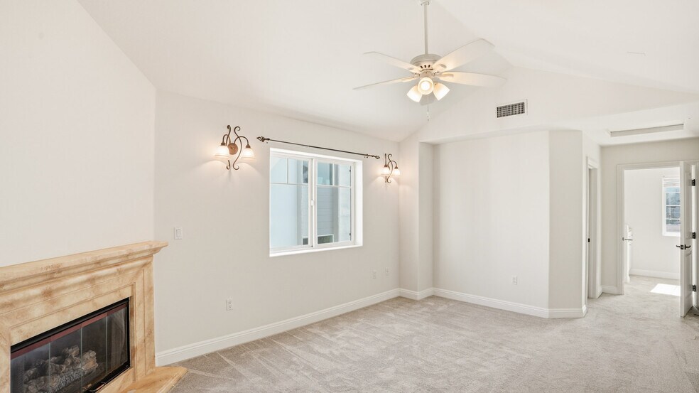 Building Photo - 10752 Hortense St