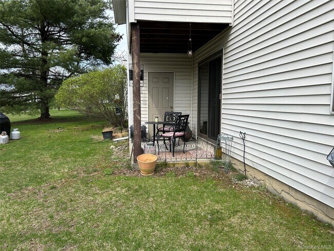 Building Photo - 40 Scarborough Ln