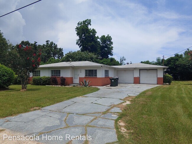 Primary Photo - 3 br, 1 bath House - N. 62nd. Ave 726