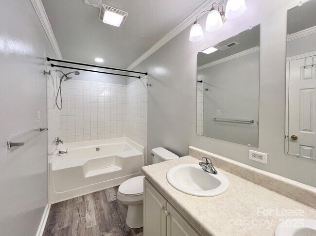 Building Photo - 7014 Elm Hill Ct