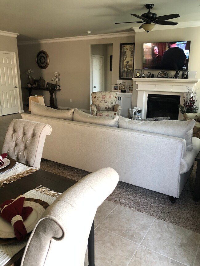 Living room with fireplace - 3432 La Solana Ave