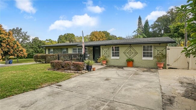 Building Photo - 2992 Chantilly Ave