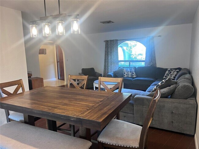 Building Photo - 5021 Bridgeport Dr