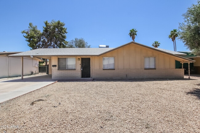 Building Photo - 8435 W Heatherbrae Dr